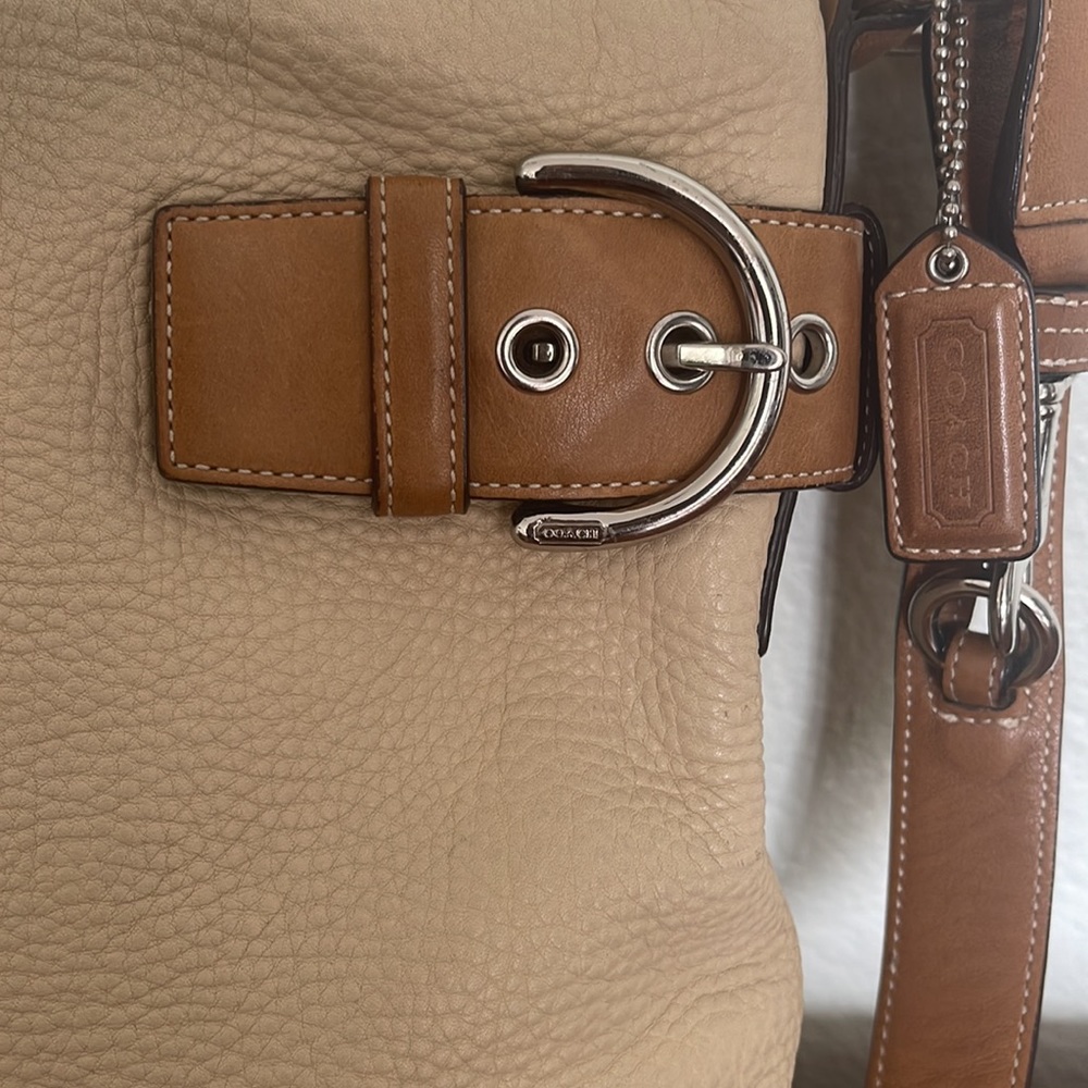 COACH crossbody/shoulder bag - Picture 2 of 9